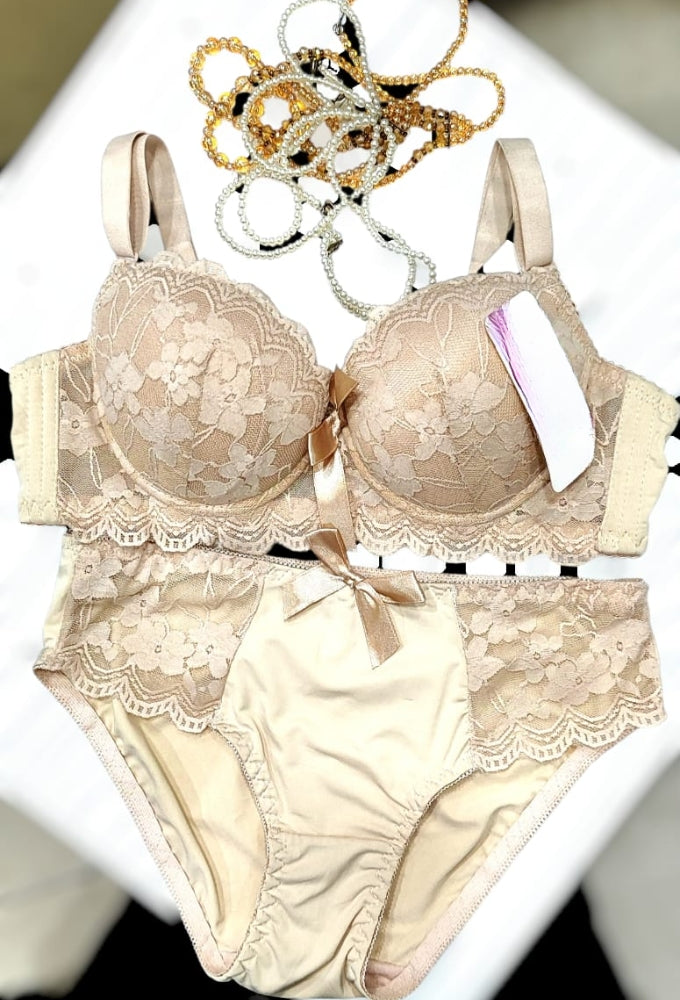 Bridal wear Light padded  wired bra set Available size 34 to 38  [0003542]